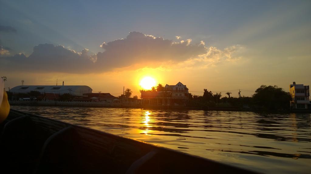 Cast Away Apartamento Nonthaburi Exterior foto