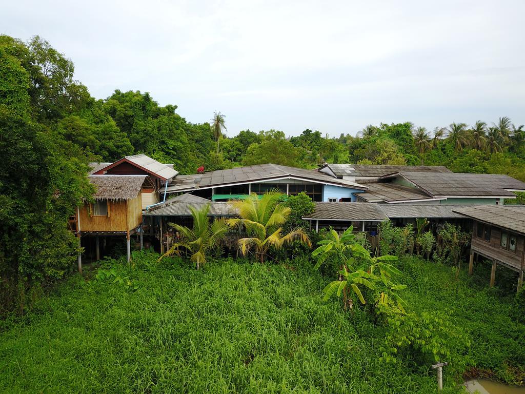 Cast Away Apartamento Nonthaburi Exterior foto